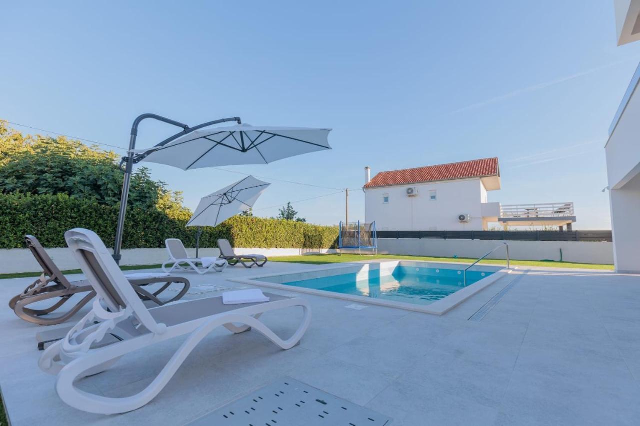Villa Mara Vrsi Exteriör bild