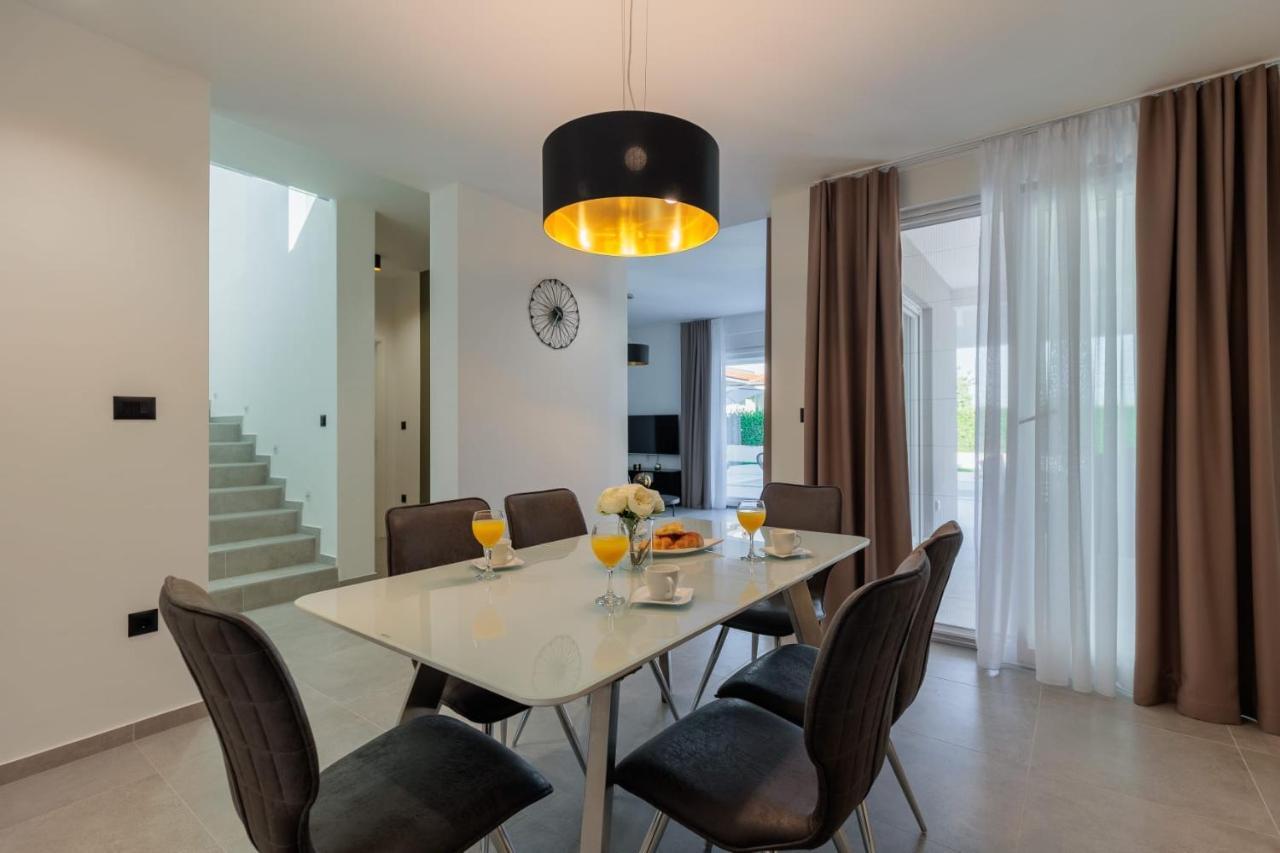 Villa Mara Vrsi Exteriör bild