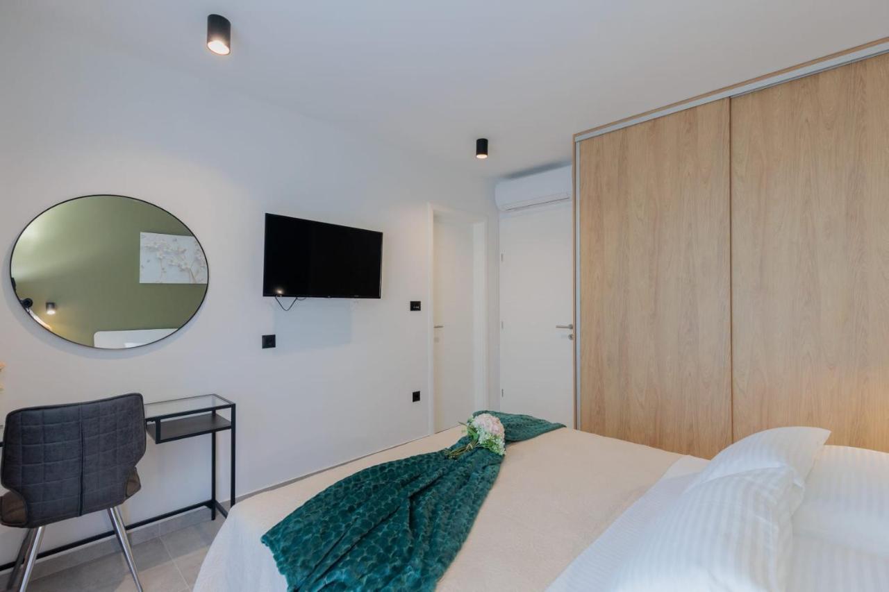 Villa Mara Vrsi Exteriör bild