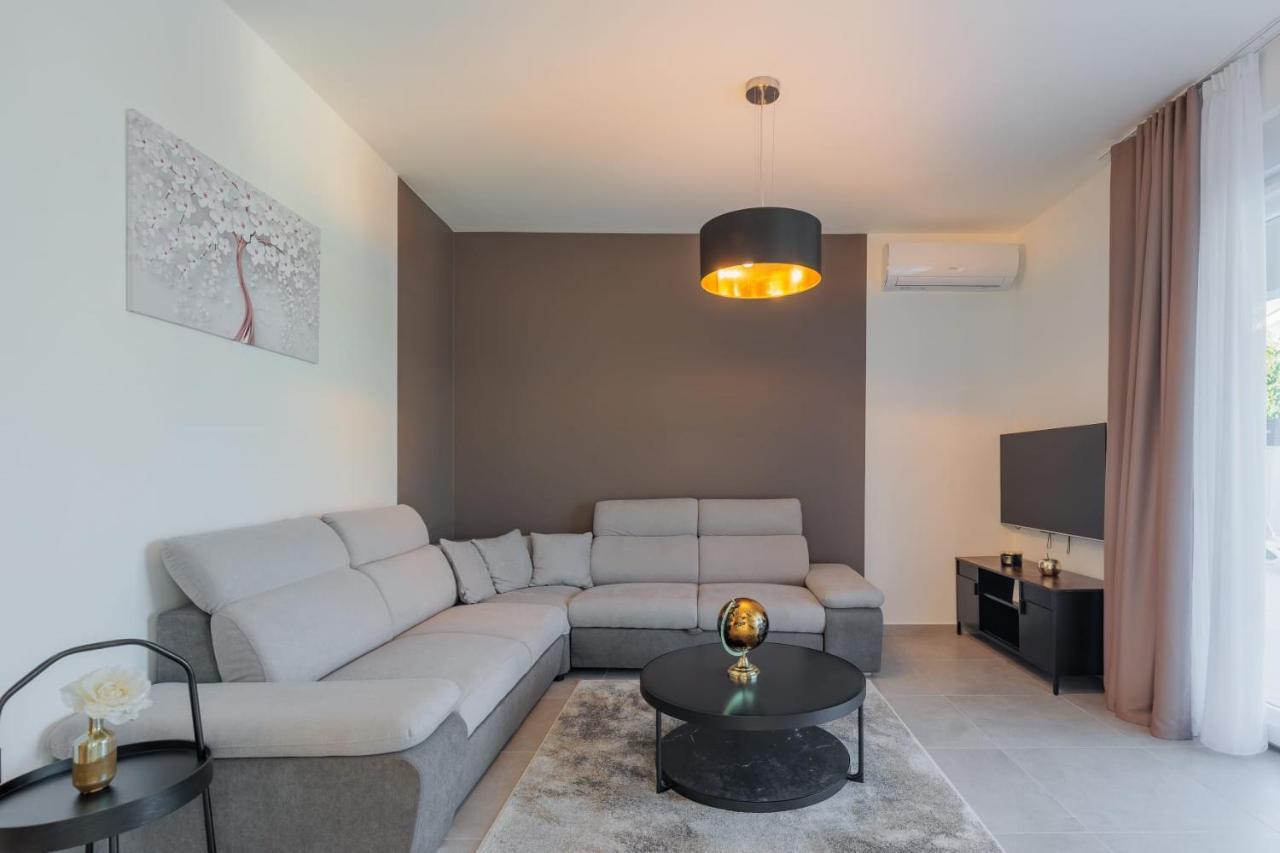 Villa Mara Vrsi Exteriör bild