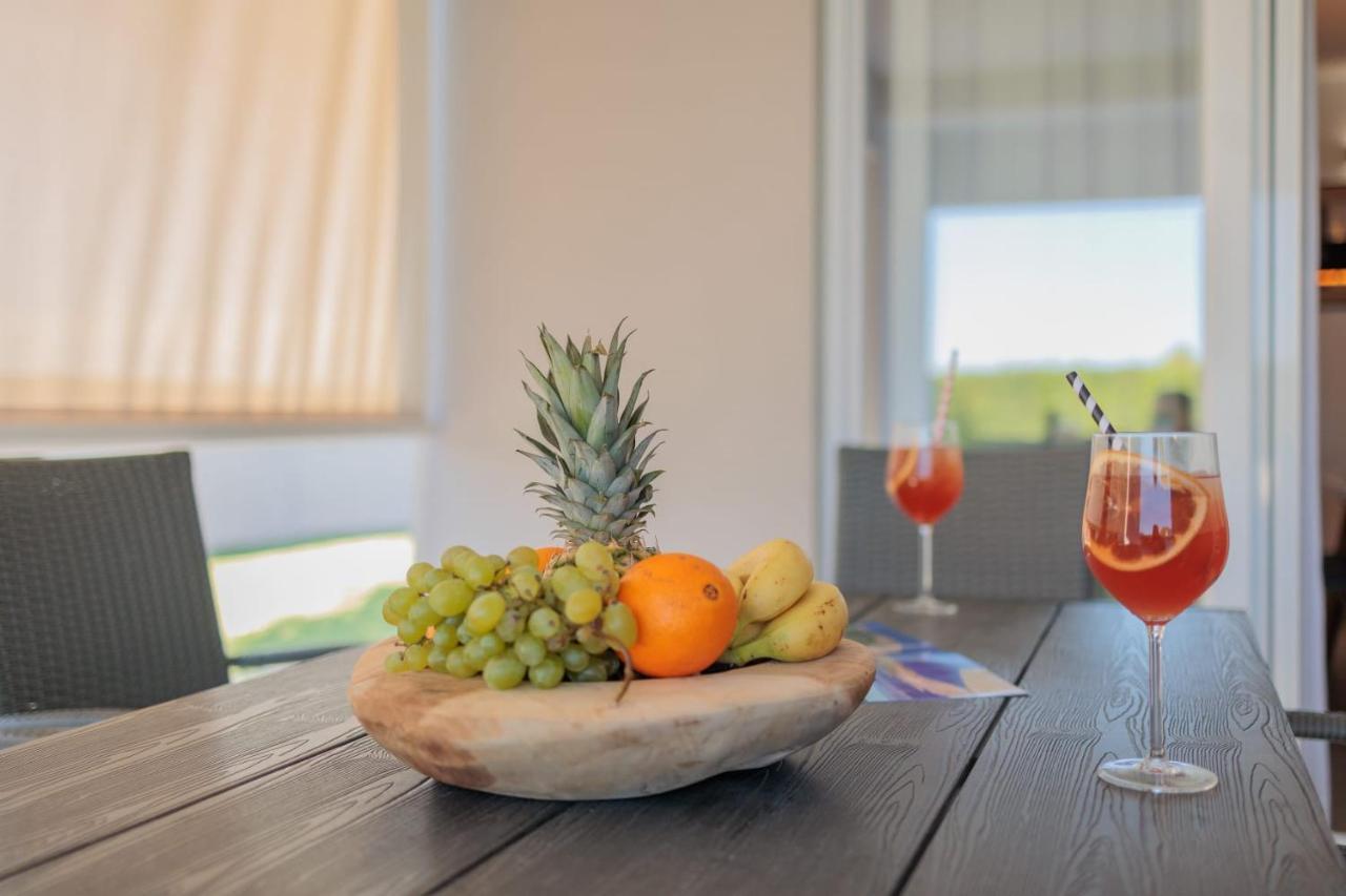 Villa Mara Vrsi Exteriör bild
