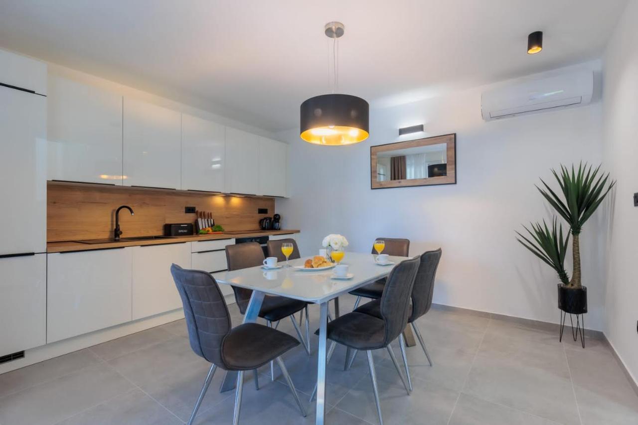 Villa Mara Vrsi Exteriör bild